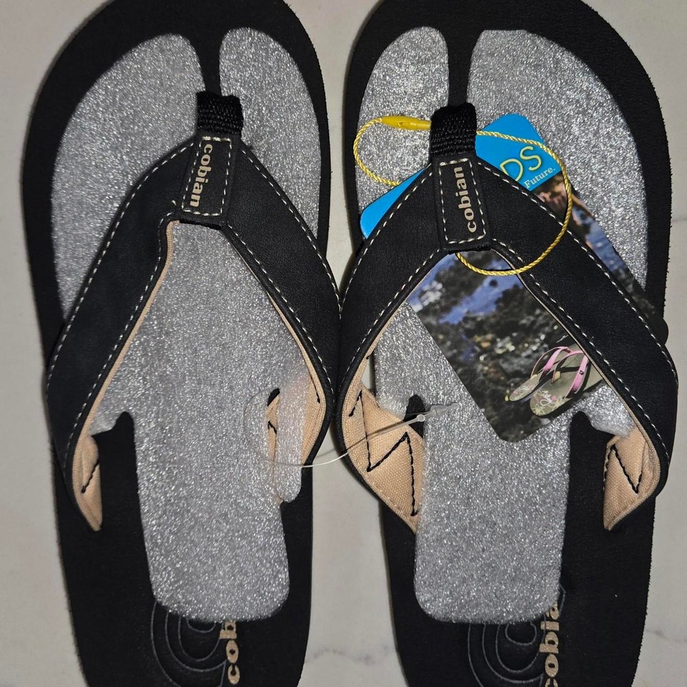 Cobian kids Floater 2 Jr.  black flip flops, Size US 6/7 Floater  #summer #beach
